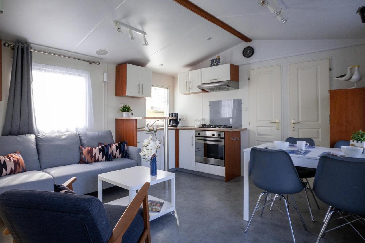 فيلا Knus En Modern Ingericht Chalet Met Gratis Wifi Tzummarum المظهر الخارجي الصورة